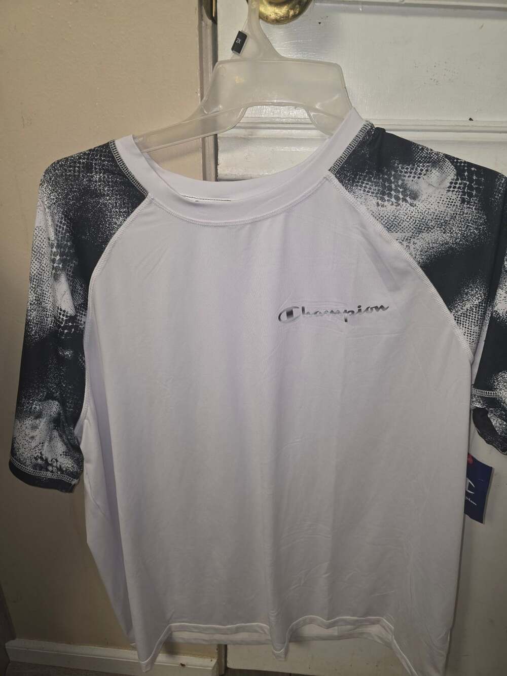 Champion Printed SS Rashguard Size XL White Black